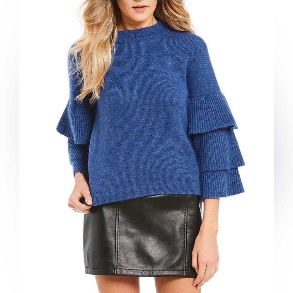 Gianni Bini sweater 3/4 Bell Sleeves Size M